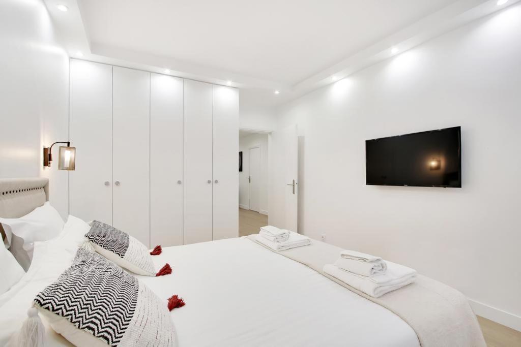 TROCADERO/ EIFFEL TOWER - 3 Bedrooms- All New! Parijs Buitenkant foto